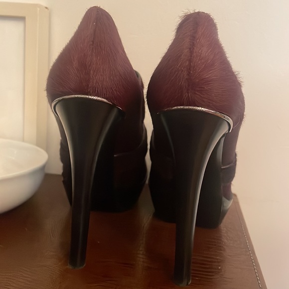 Chestnut Burberry heels. Never worn - Picture 4 of 4